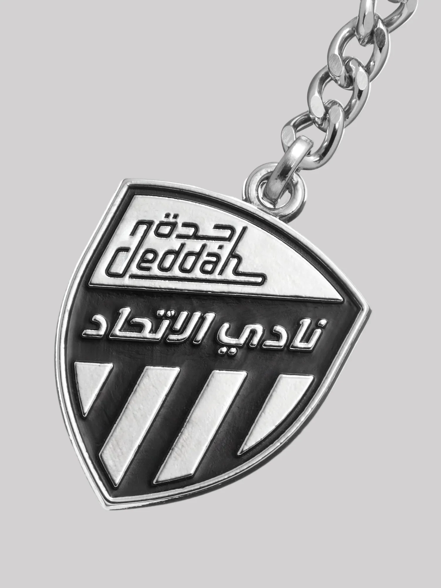 ميدالية مفاتيح بشعار الدرع – فضي - Image 3